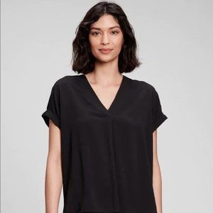 Gap Factory Banded Short Sleeve V-Neck Black Blouse